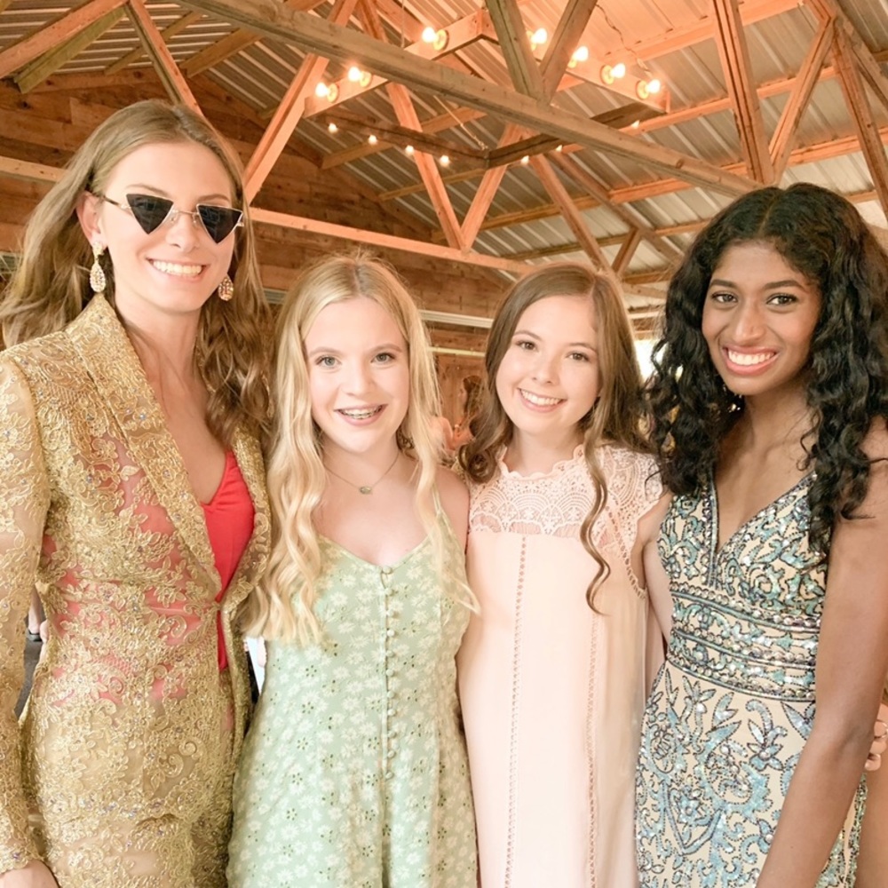 Meet your Posher, Chloe